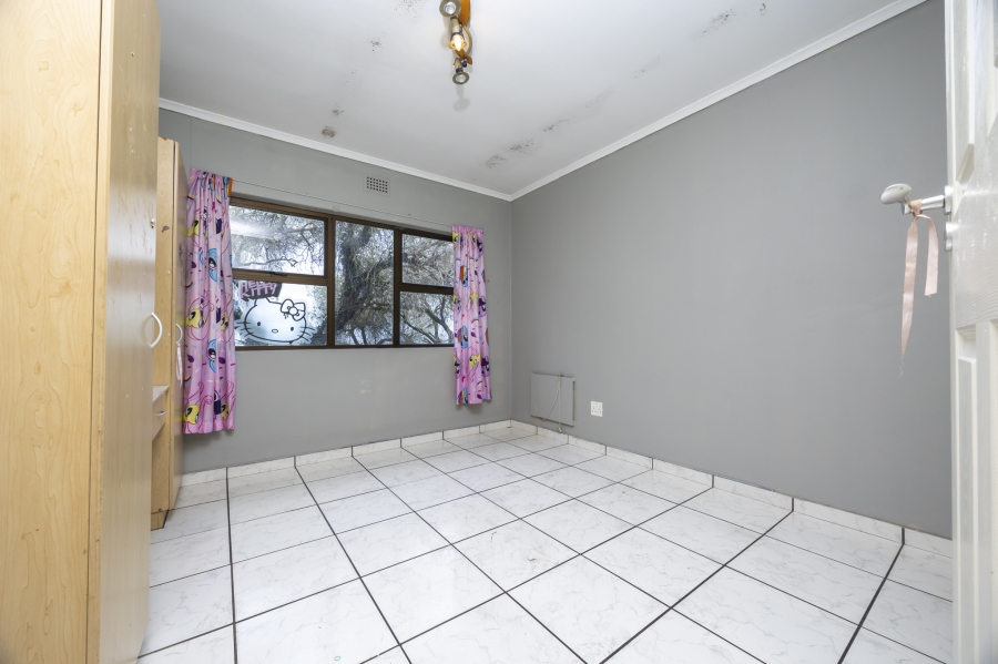 7 Bedroom Property for Sale in Plattekloof Western Cape